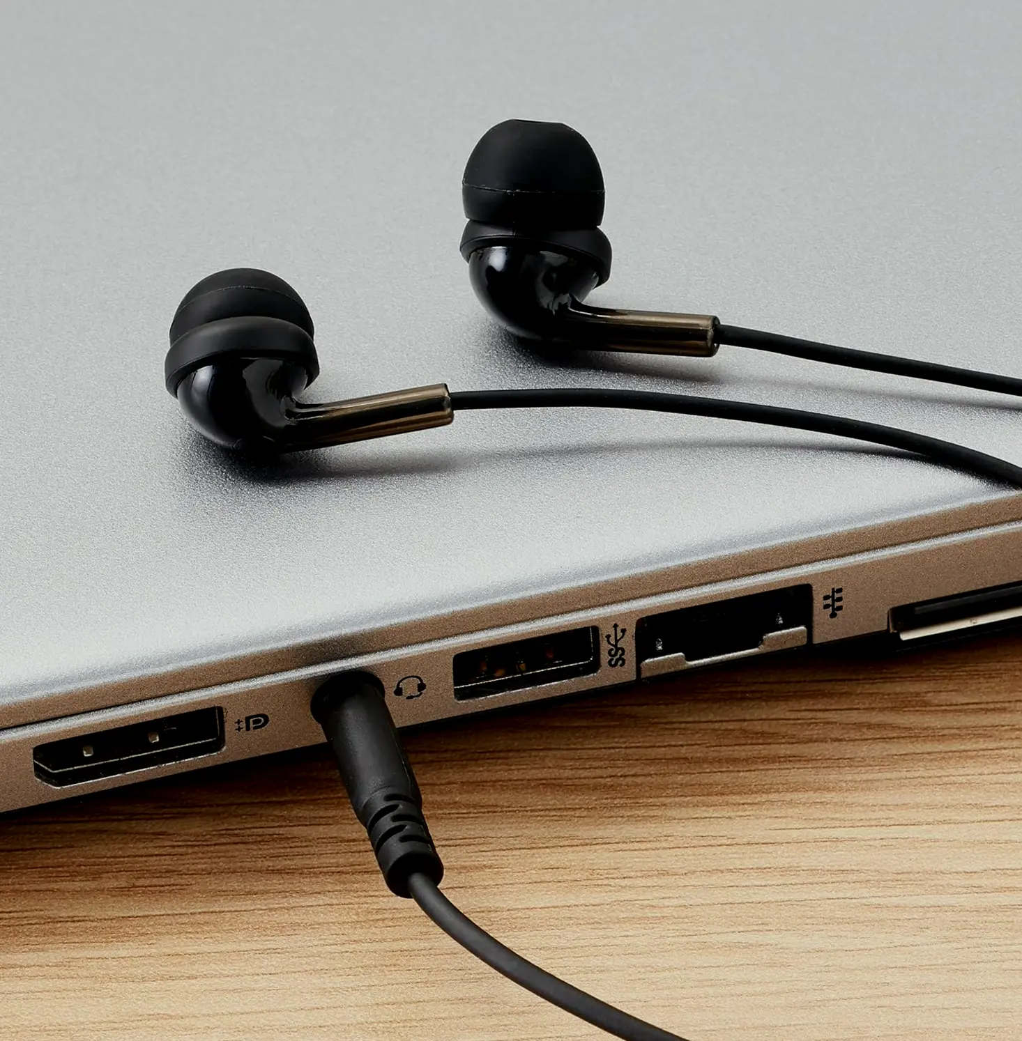 Basics Wired Headphones with Microphone